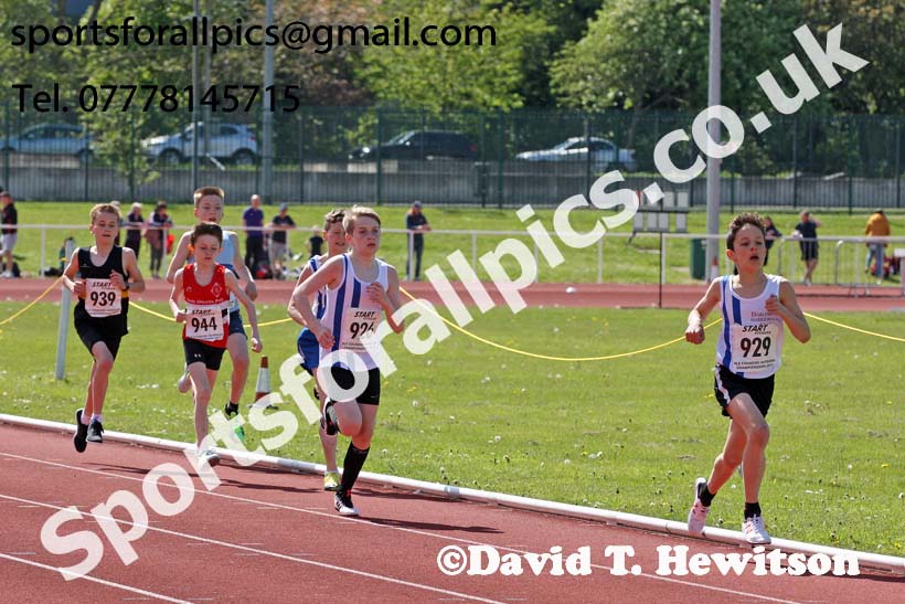 Boys under-13s 800 metres, 2019 North Eastern Track and Field Champs., Middlesbrough. Photo:  David T. Hewitson/Sports for All Pics